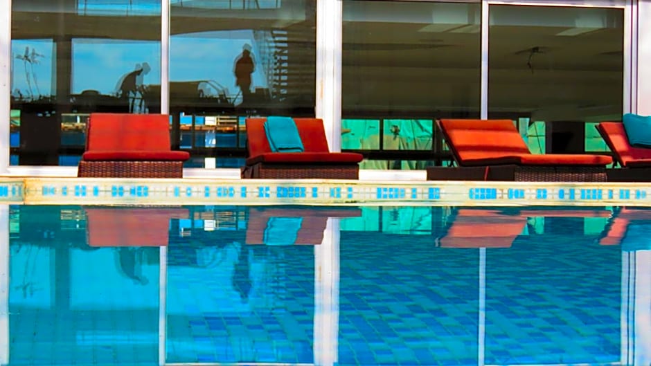 Cloud Hotel & Suites