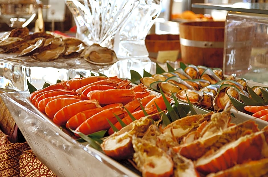 Ramada Plaza by Wyndham Bangkok Menam Riverside