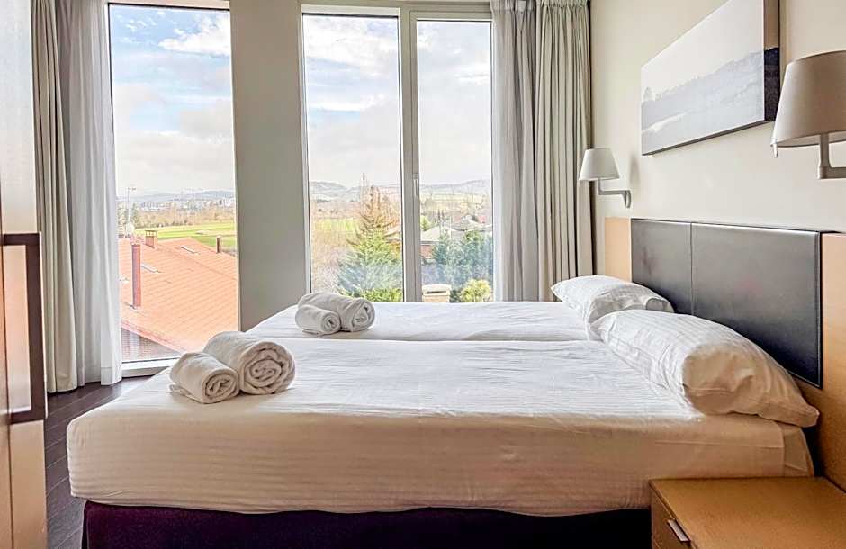 Hotel Jardines de Uleta Suites