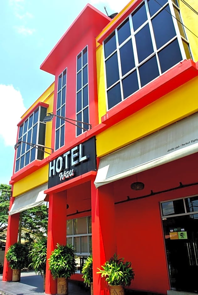 Wau Hotel