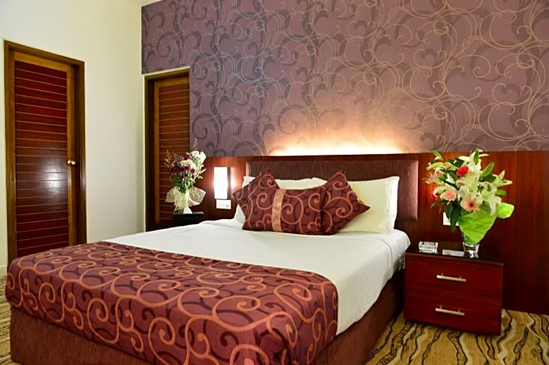 Amazon Lilly Residence