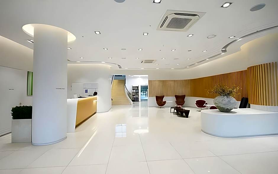 Crown Hotel Changwon