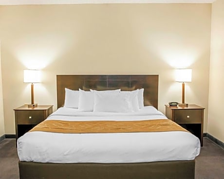 King Suite - Non Smoking