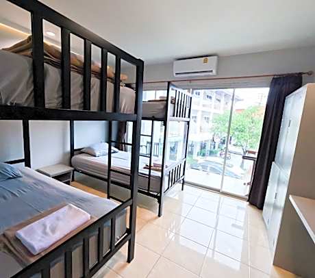 Bed in 4-Bed Mixed Dormitory Room