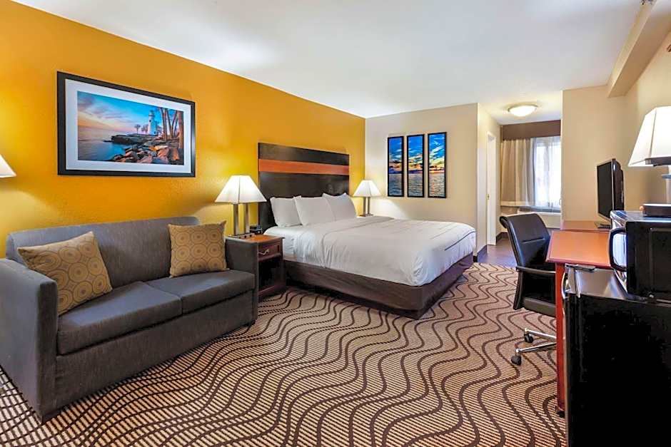 La Quinta Inn & Suites by Wyndham Sandusky