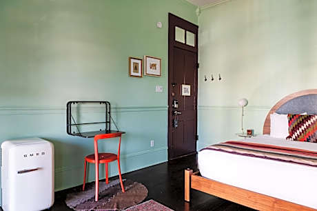 Queen Room (Self Check-in with Virtual Front Desk)
