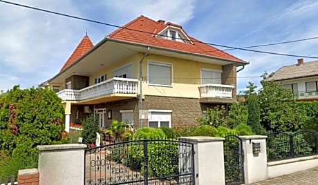 Sárga-ház Vonyarcvashegy 