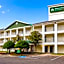 Hometowne Studios Houston - West Oaks/ Energy Corridor
