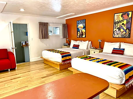 Deluxe Family Suite