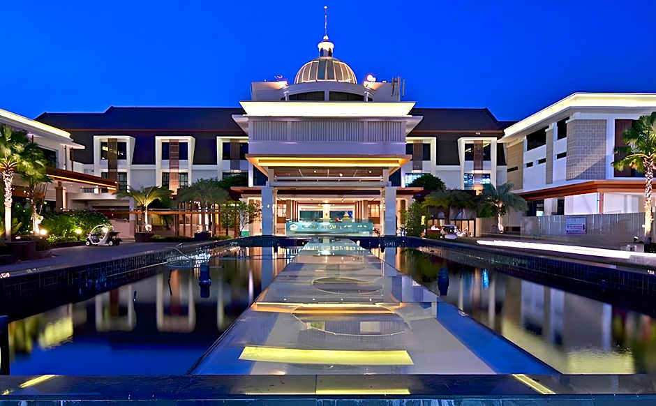 Summit Windmill Golf Residence