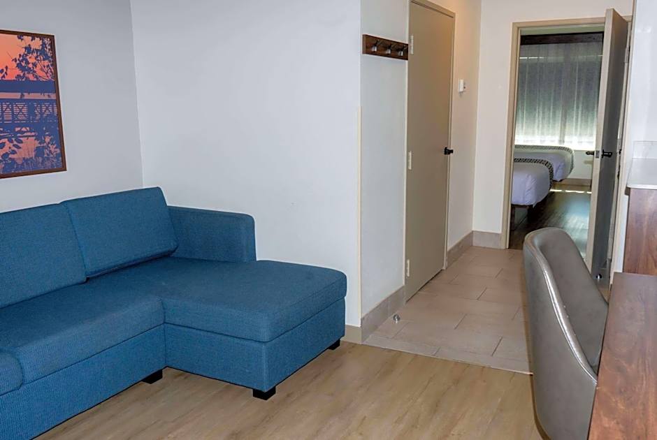Photo 1 of 4 of Deluxe 2 Queen Beds
