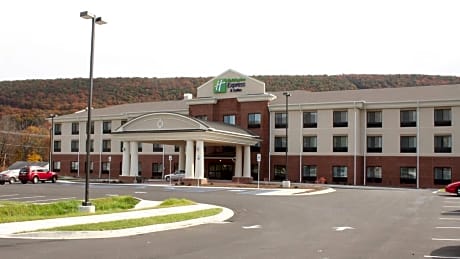 Holiday Inn Express & Suites Cumberland - La Vale, an IHG Hotel