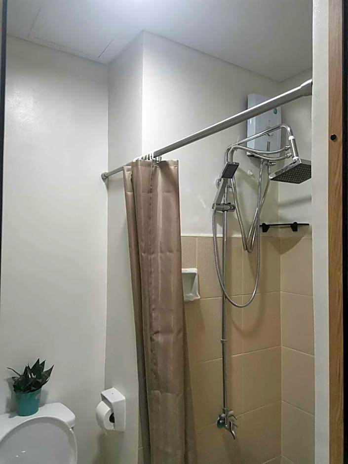 2BR SMDC Bloom Residences Near NAIA Wi-fi +Netflix