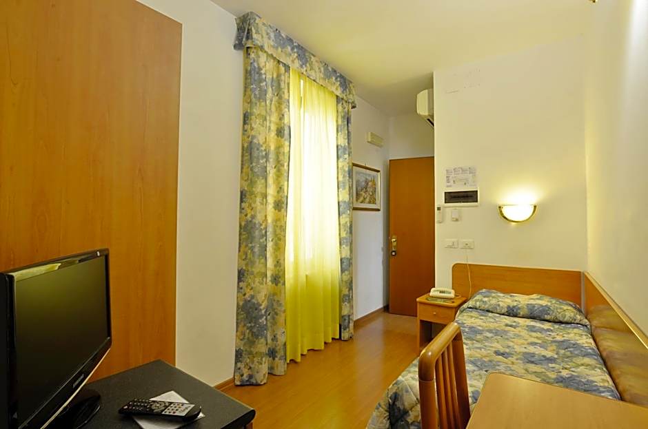 Hotel Tirreno