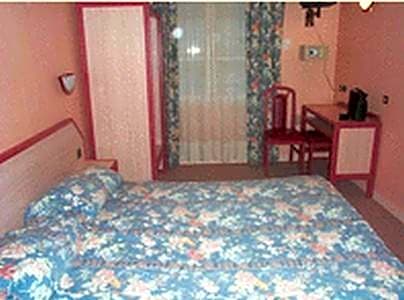 twin beds room standard