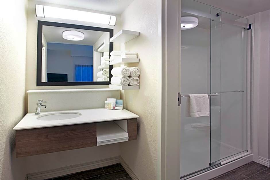 HAMPTON INN & SUITES BY HILTON NASHVILLE-SMYRNA