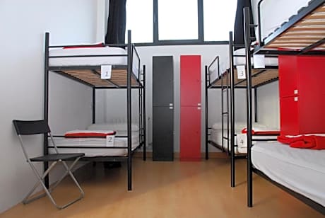 Quadruple Room with Private Bathroom