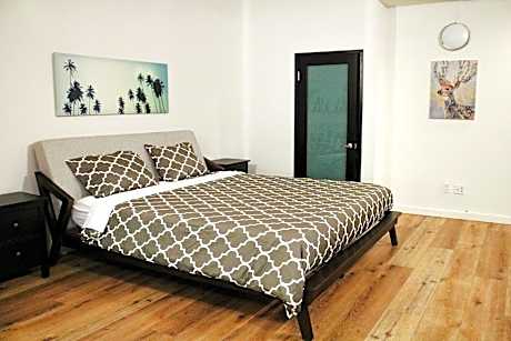 1 King Bed 1 Twin Bed Loft Suite Non-Smoking