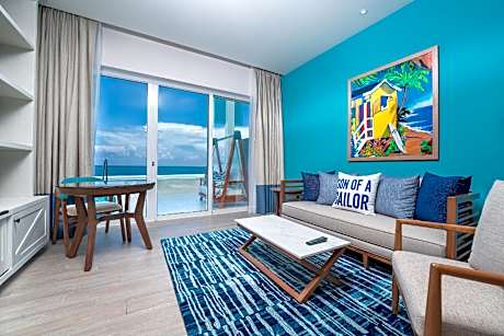 OCEAN FRONT PARADISE SWIM-UP STUDIO