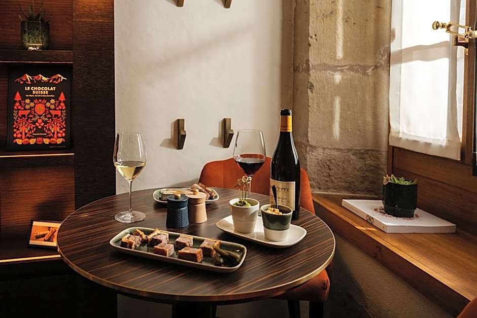 Les Armures Hotel