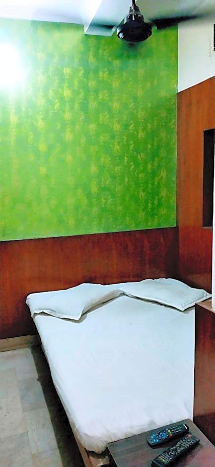 Mahesh Hotel – Delhi, NY