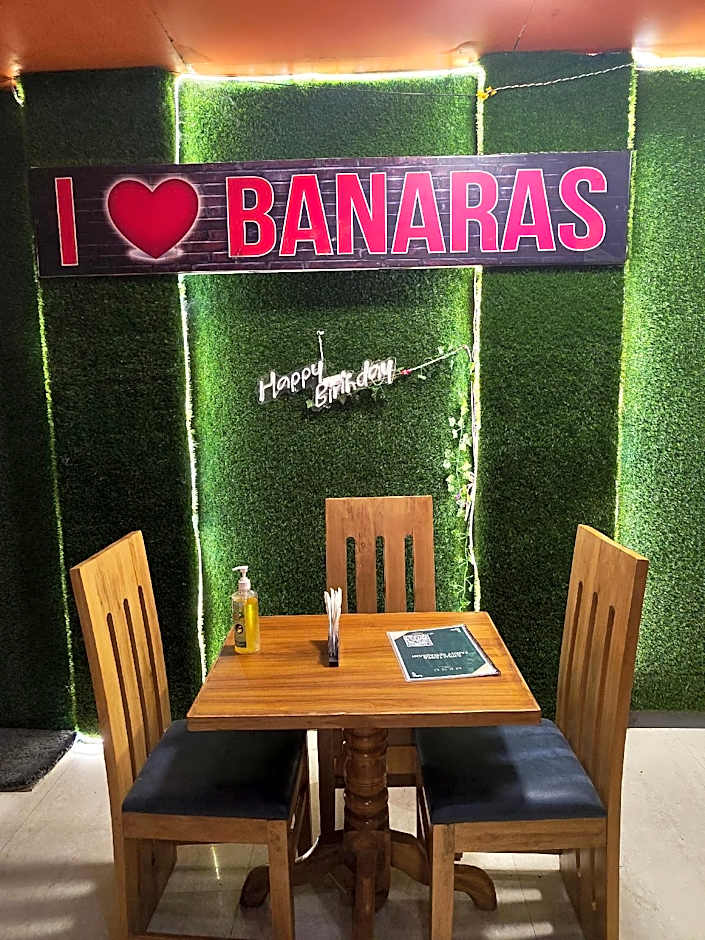 Goroomgo Ashoka Grand Varanasi Indian Only near Railway Station