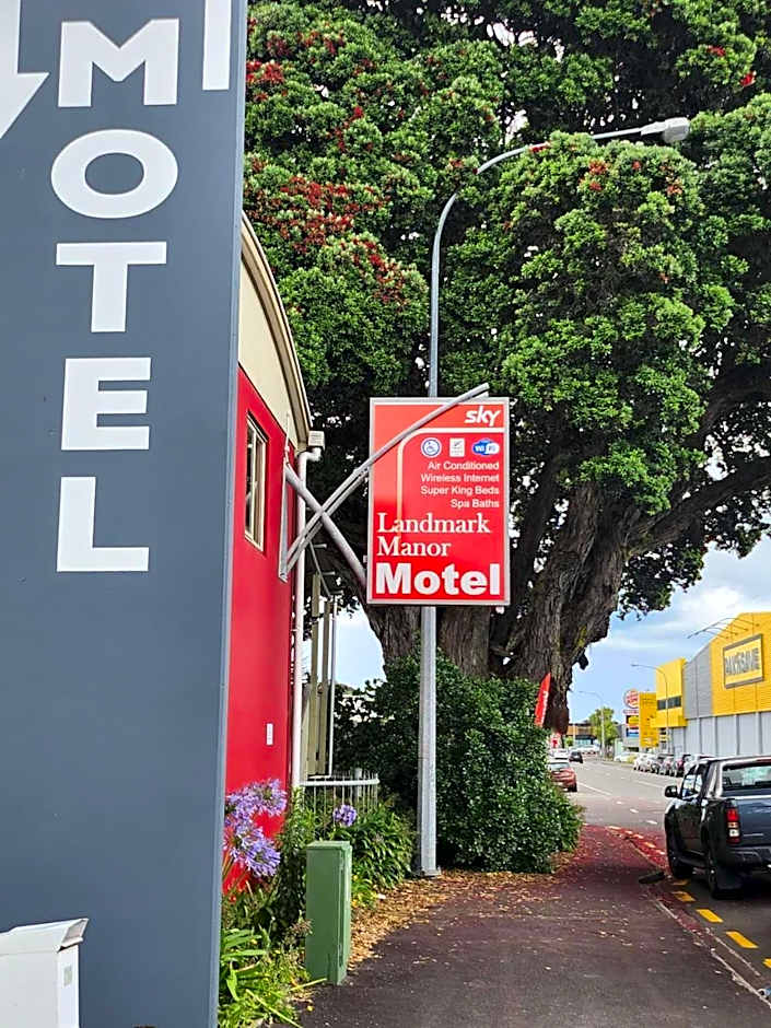 Landmark Manor Motel