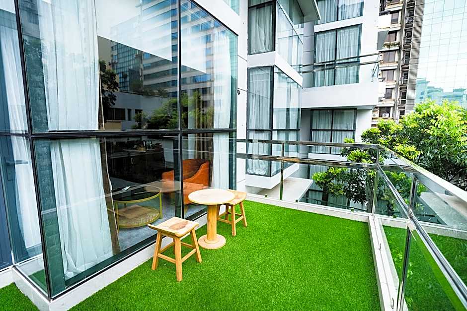 Unique Regency Hotel