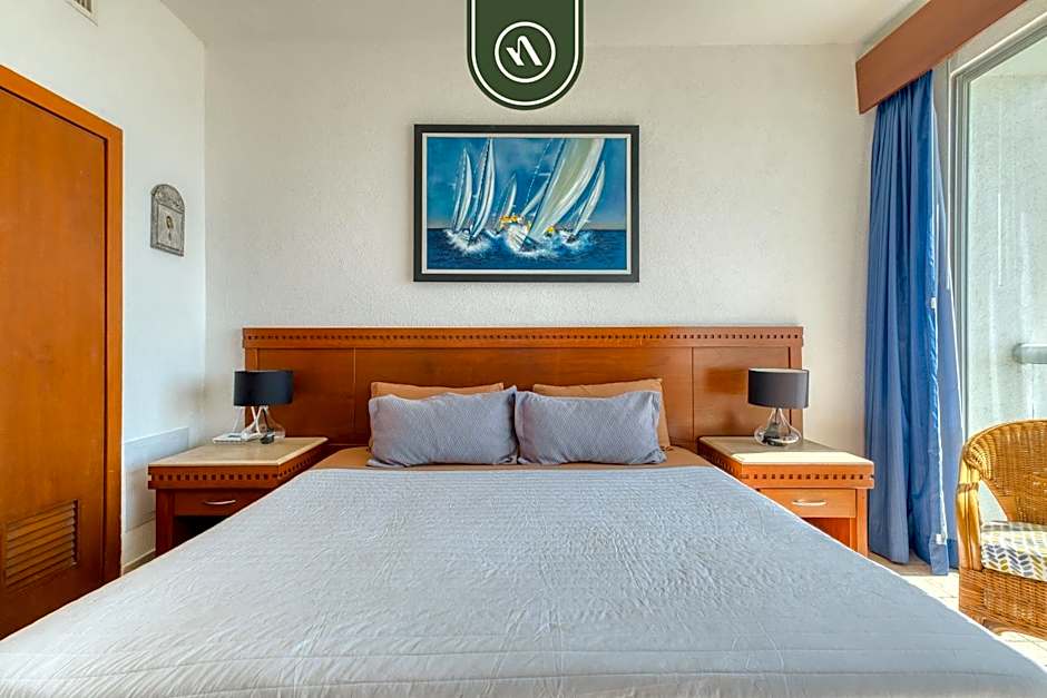 2BR Condo with Private Blacony - Oceean View