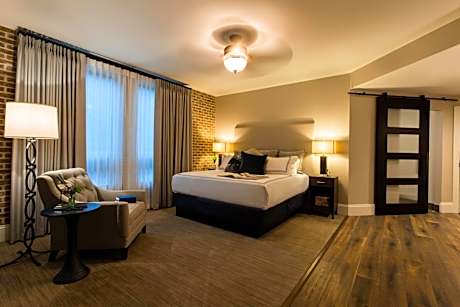 Signature One-Bedroom Suite