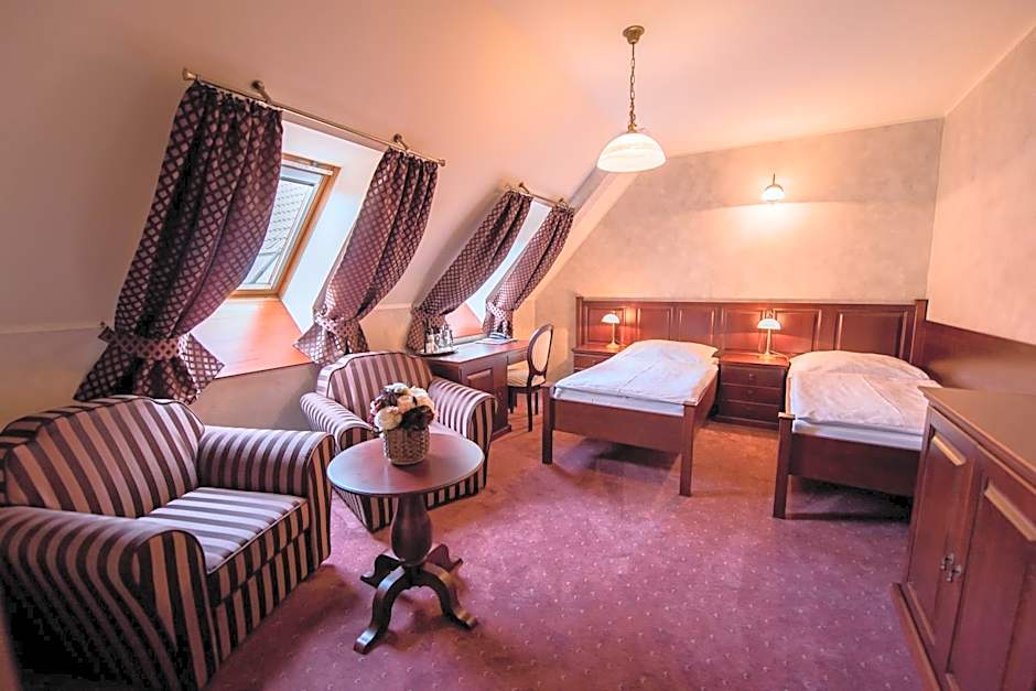 Hotel Octarna - Free On-site Parking