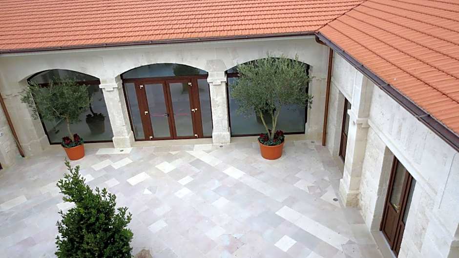 Domus Antiqua Residence