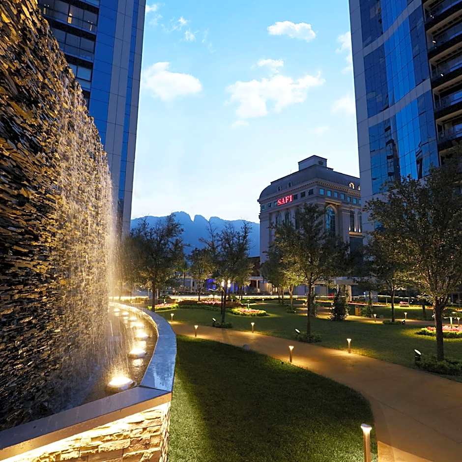 Safi Royal Luxury Metropolitan