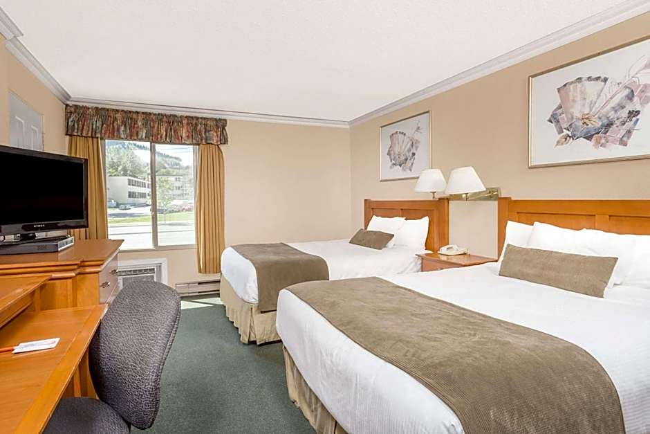 Howard Johnson by Wyndham Downtown Kamloops