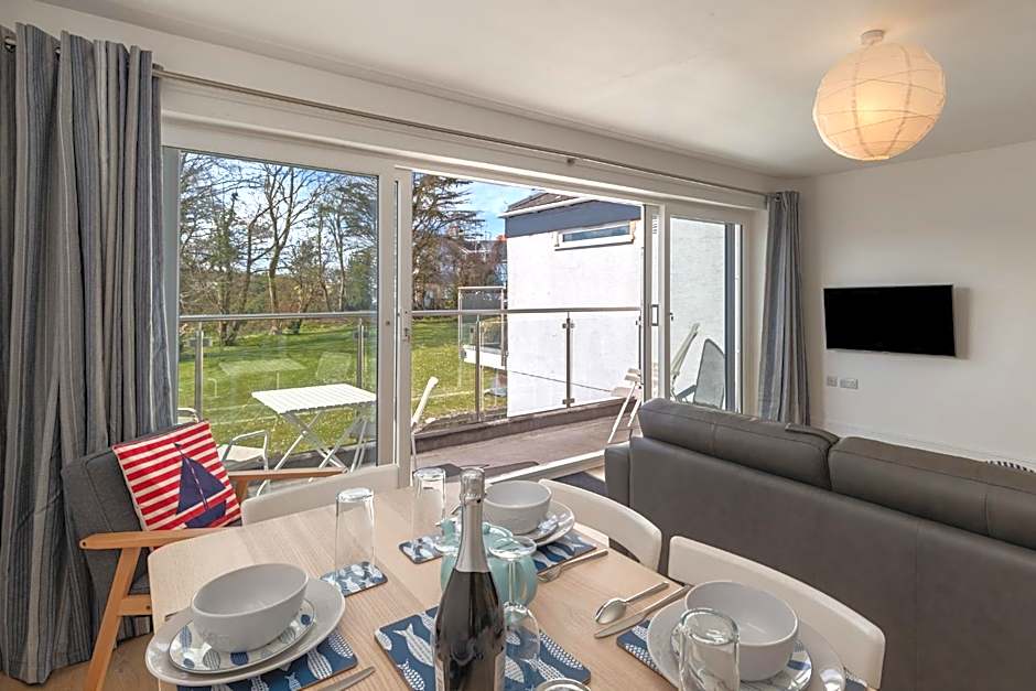 Coedrath Park 20 - Modern Apartment, Close to the Beach