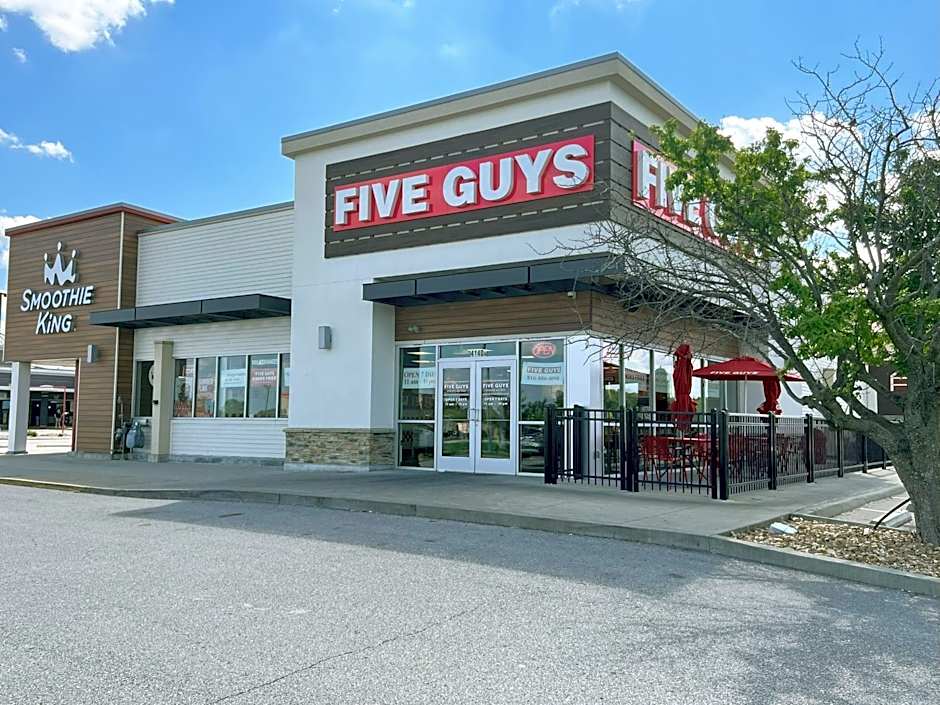 Countryside Suites Kansas City Independence I-70 East Sports Complex Hotel