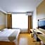 GreenTree Inn Dalian Dalian North Railway Station Express Hotel