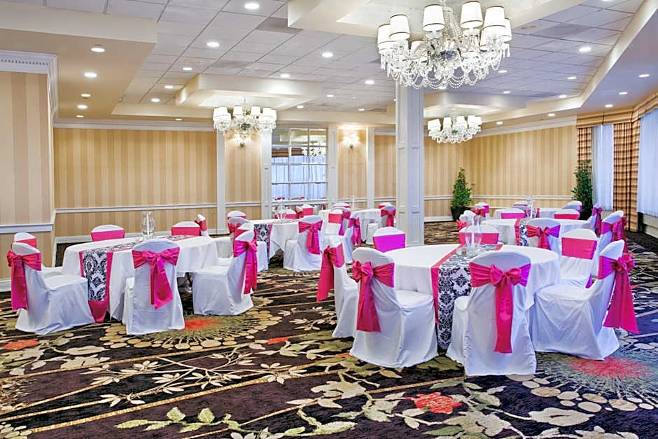 Ramada by Wyndham Cleveland Independence