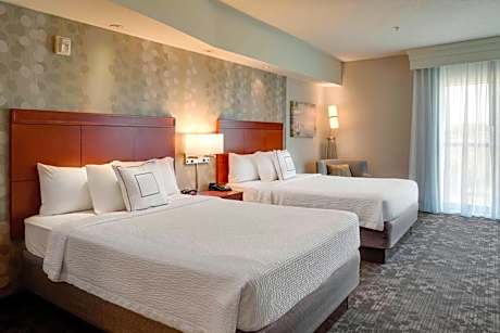 Queen Room with Two Queen Beds - Hearing Accessible