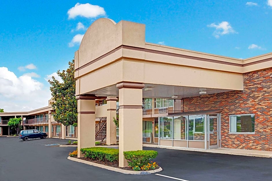 Days Inn by Wyndham Clarksville TN