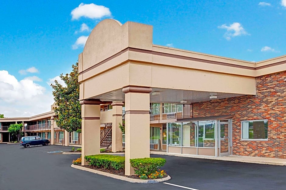 Days Inn by Wyndham Clarksville TN