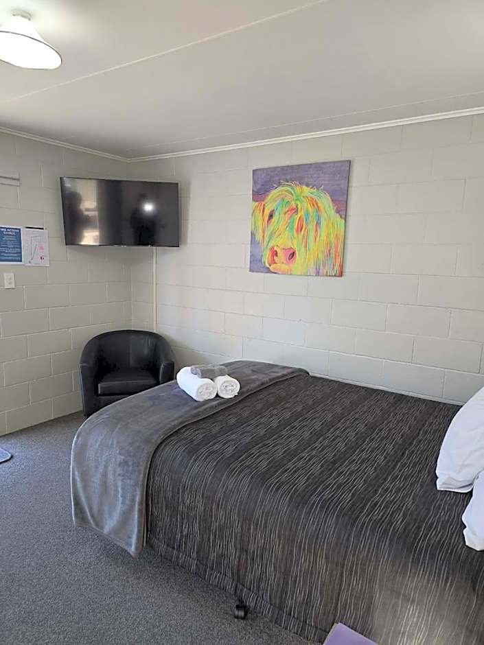 Commodore Court Motel