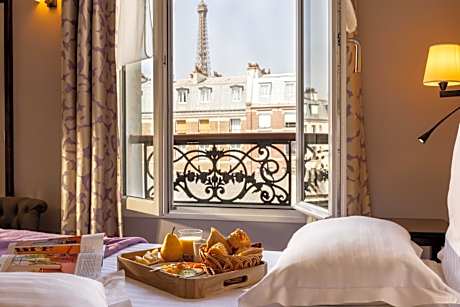 Superior Double Room with Eiffel Tower View