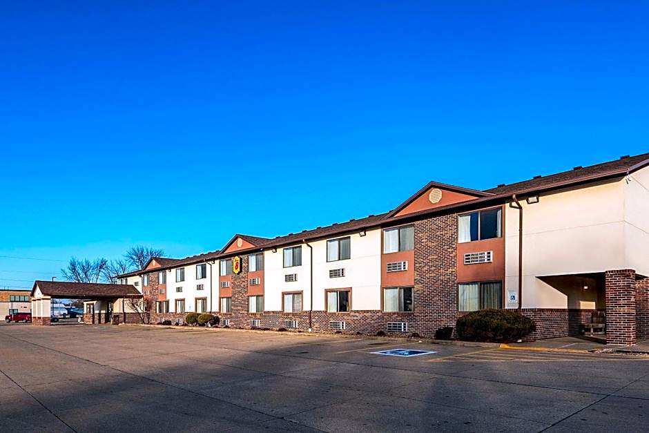Super 8 by Wyndham Oelwein