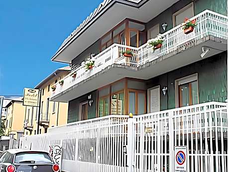 Twin with Shared Bathroom