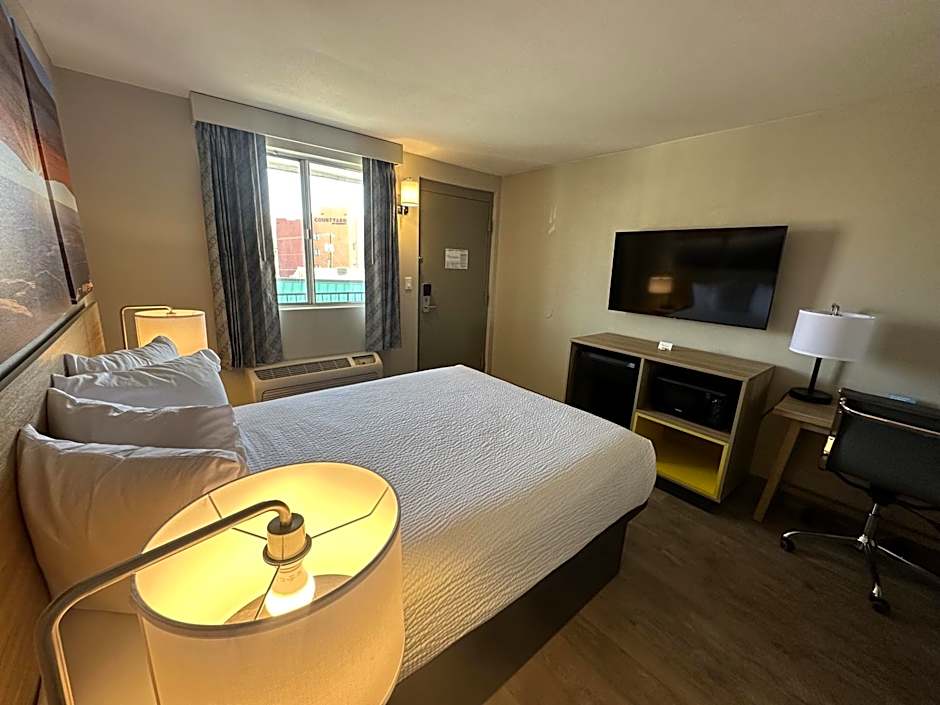 Days Inn by Wyndham Farmington NM