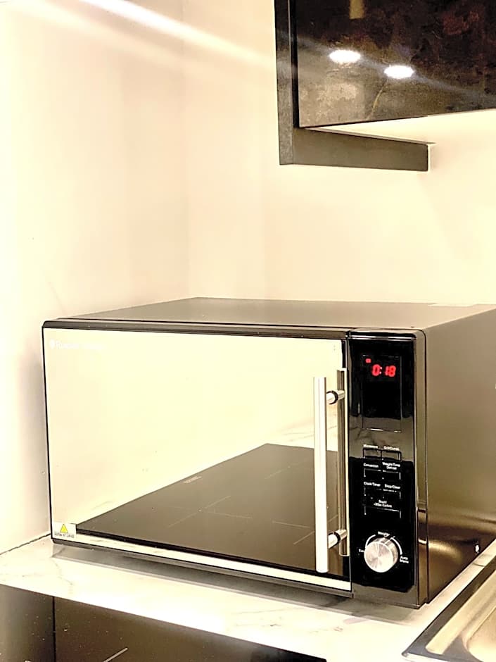 Duke and Duchess Apartments and Rooms - Private in Room Hot Tub Suites