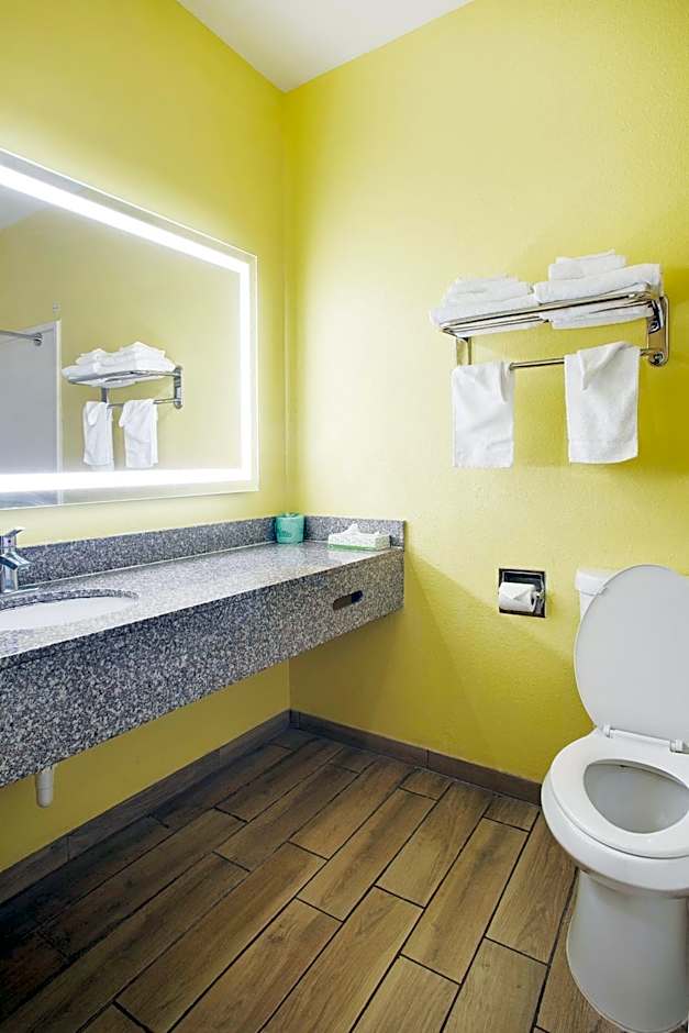 Plantation Suites and Conference Center