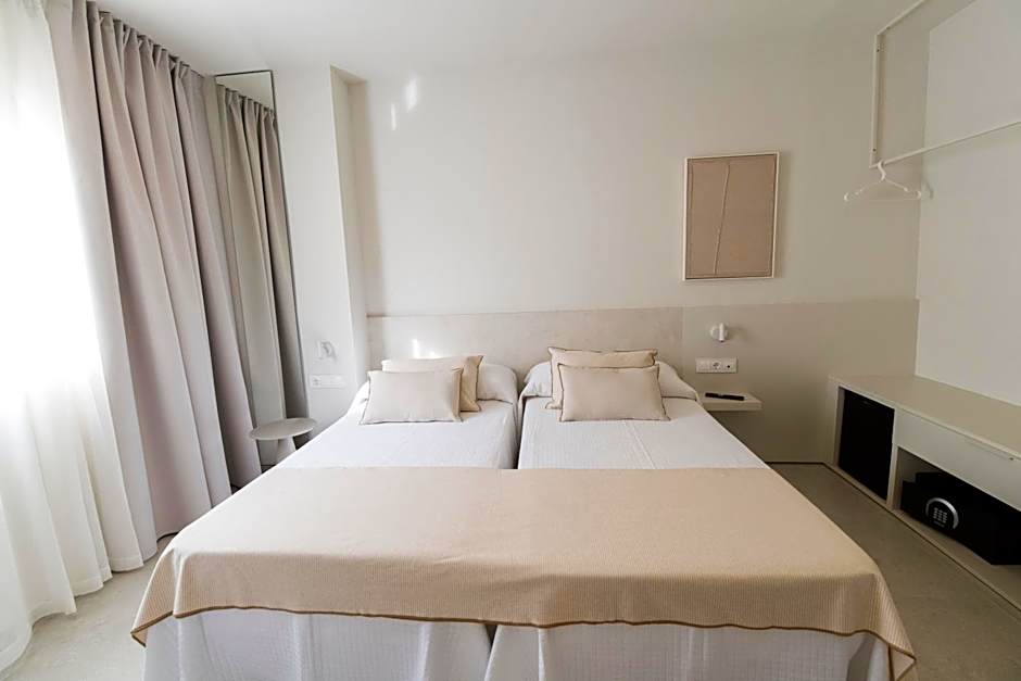 Hotel Roca Plana