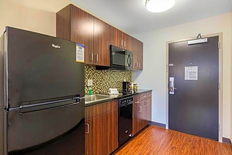 MainStay Suites St. Louis Airport